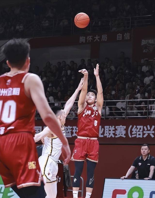 浙江队成为本场最大亮点，CBA季后赛瞬间破防，三杀的简单介绍