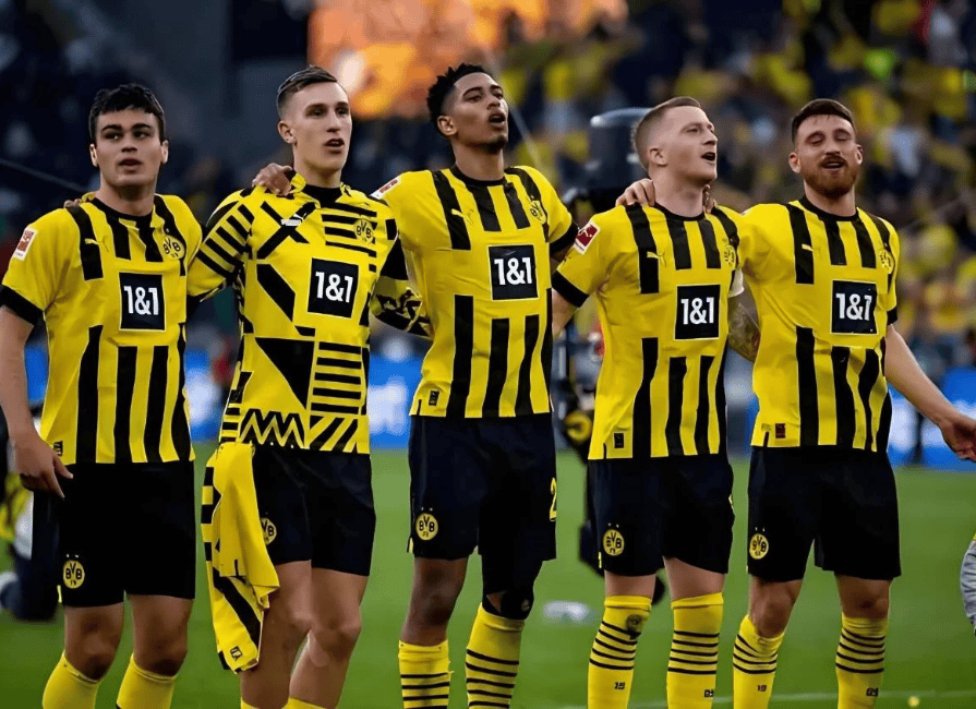 包含利物浦将决战多特蒙德，谁能笑到最后？的词条