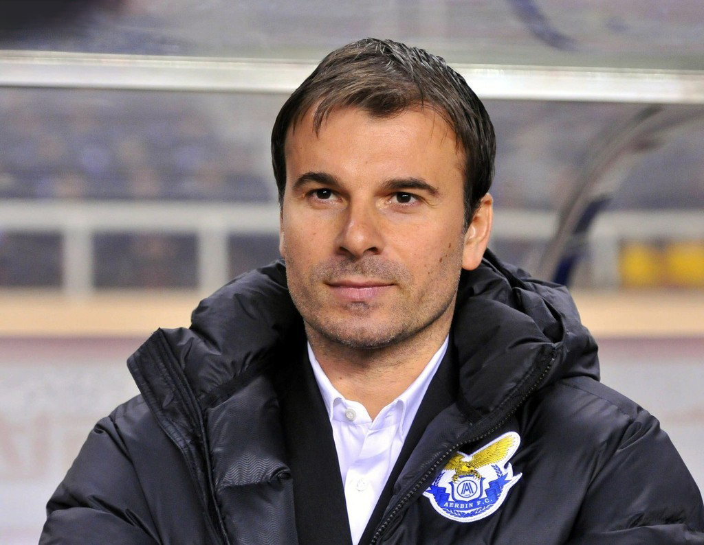 阿尔滨球迷热切期待下次比赛，扬眉吐气