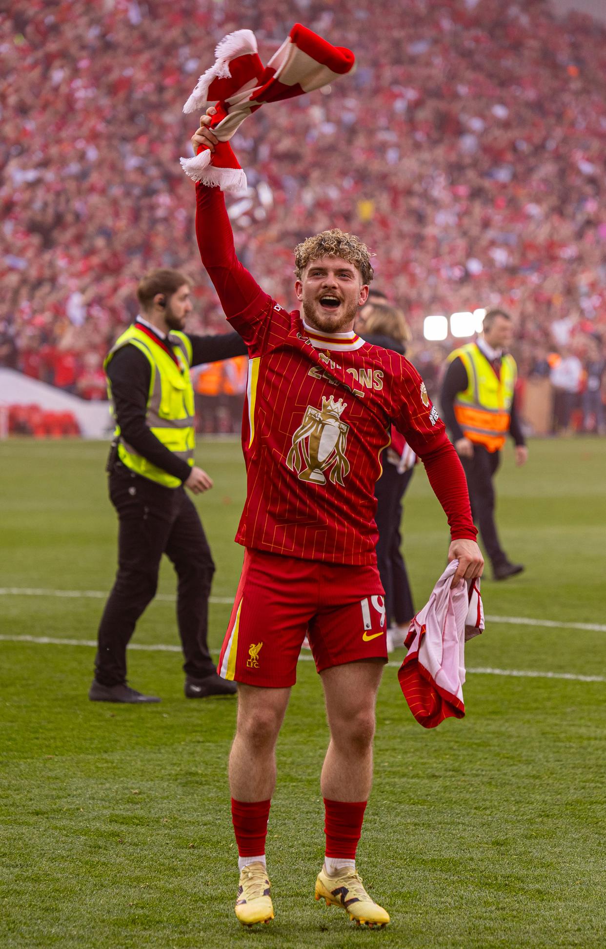 利物浦主场取胜,热刺险胜曼联 利物浦主场取胜,热刺险胜曼联