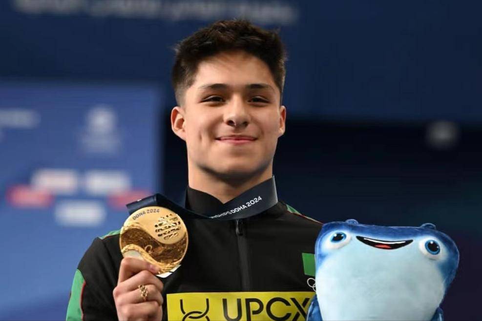 包含游泳比赛成绩亮眼，澳大利亚选手荣获金牌的词条