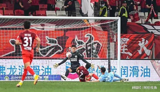 重庆队大胜河南队,展现实力 重庆队大胜河南队,展现实力