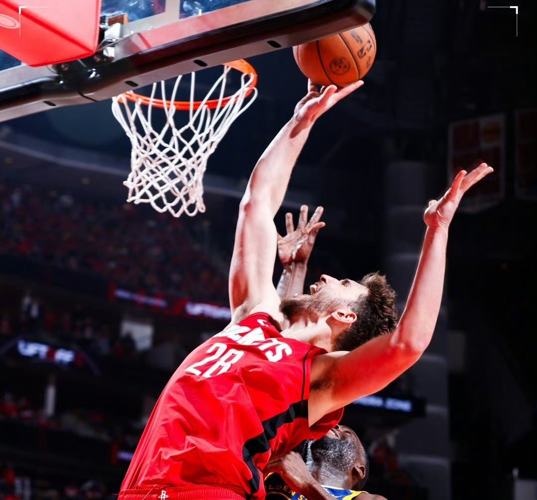 od体育新闻-开拓者胜太阳，全队出色发挥