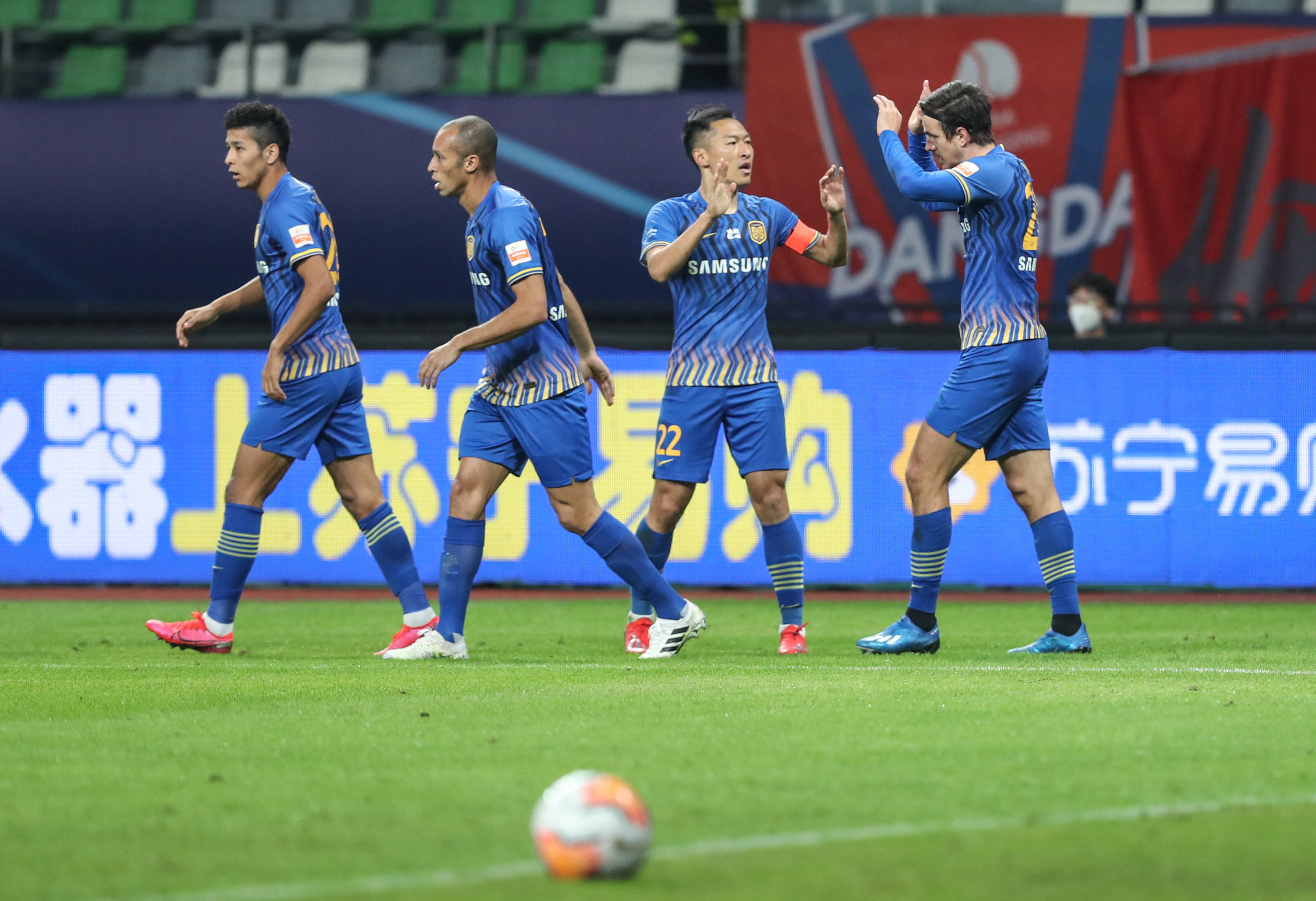 od体育app-包含江苏苏宁队员受伤，球队经历困难时刻的词条